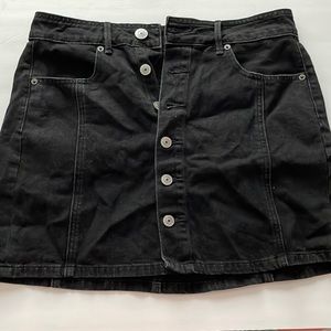 AMERICAN EAGLE BLACK SKIRT